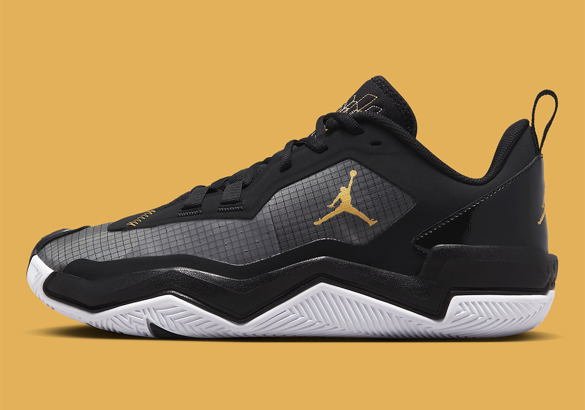 Một số hình ảnh của mẫu Jordan Westbrook One Take 4 Black/Gold - 2