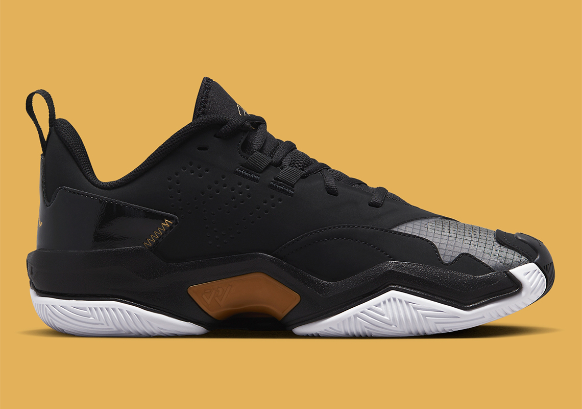 Một số hình ảnh của mẫu Jordan Westbrook One Take 4 Black/Gold - 3