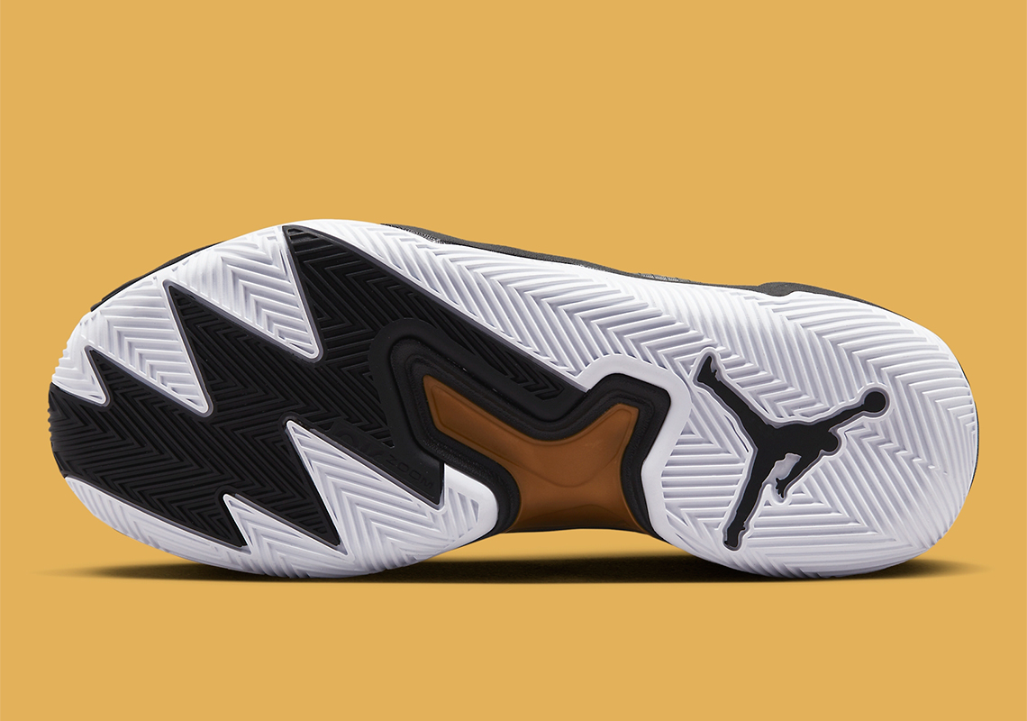 Một số hình ảnh của mẫu Jordan Westbrook One Take 4 Black/Gold - 6