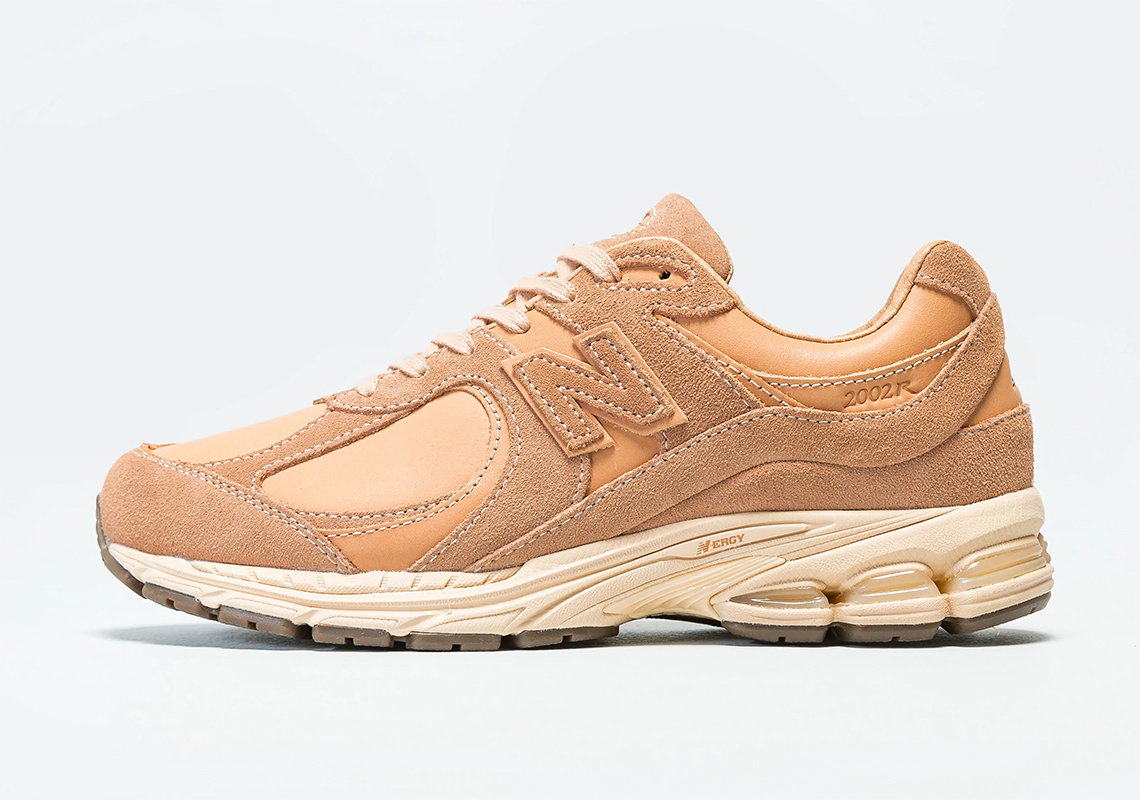 Một số hình ảnh của mẫu New Balance 2002R Toast - 2