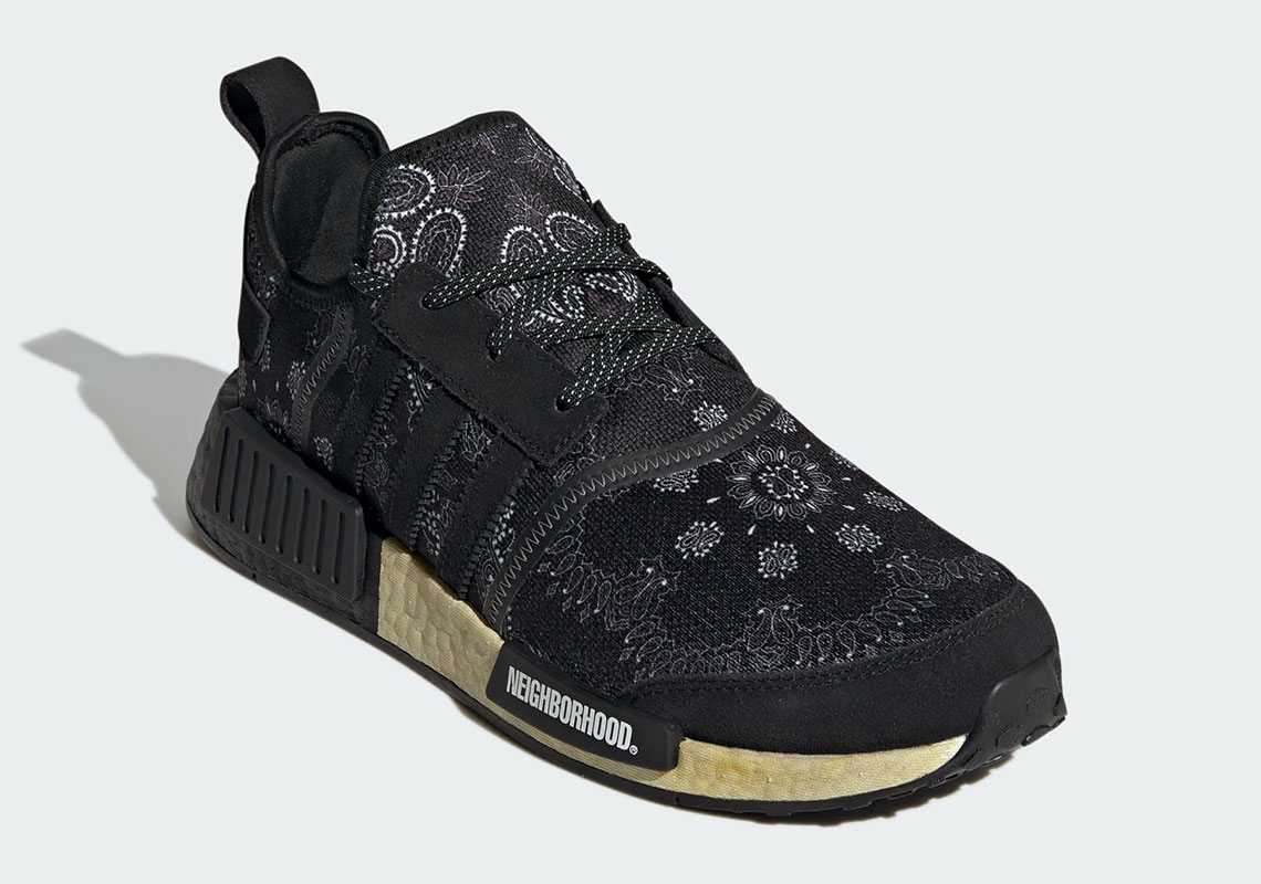 Một số hình ảnh của NEIGHBORHOOD x adidas NMD R1 màu Đen/Navy - 3