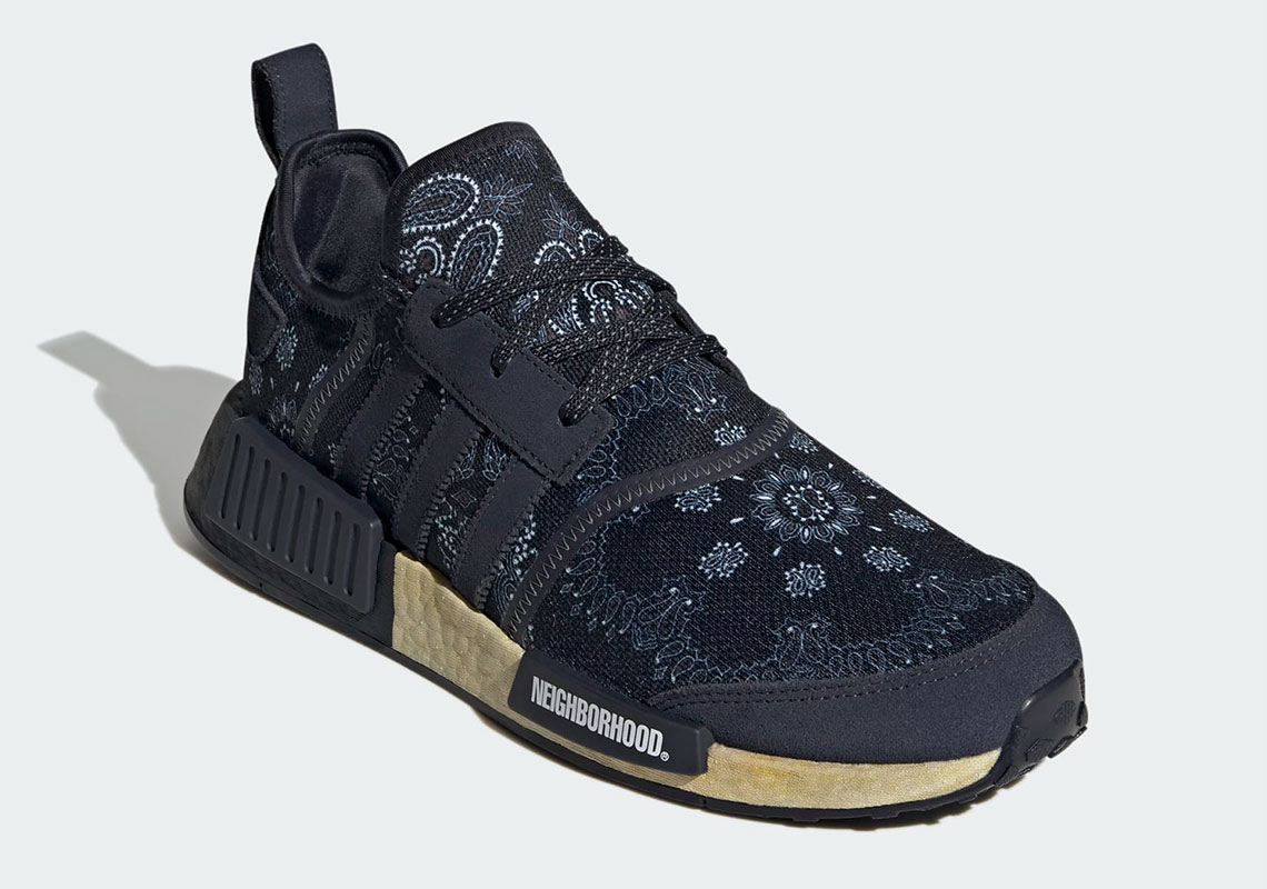 Một số hình ảnh của NEIGHBORHOOD x adidas NMD R1 màu Đen/Navy - 4