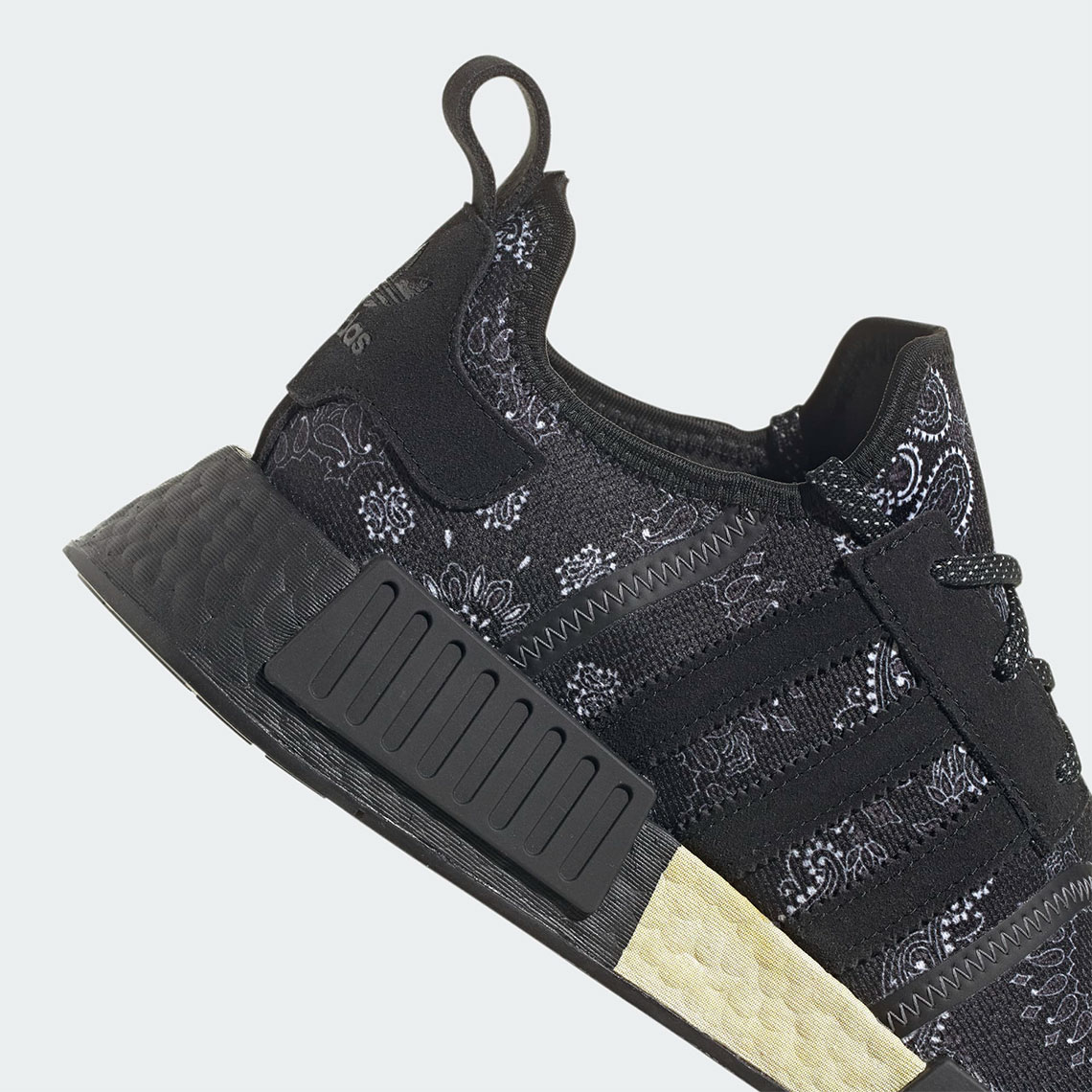 Một số hình ảnh của NEIGHBORHOOD x adidas NMD R1 màu Đen/Navy - 9