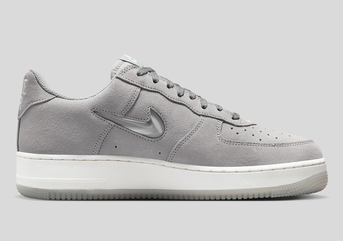 Một số hình ảnh của Nike Air Force 1 màu Light Smoke Grey - 3
