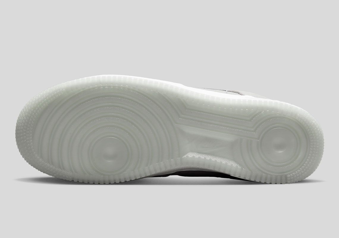 Một số hình ảnh của Nike Air Force 1 màu Light Smoke Grey - 4