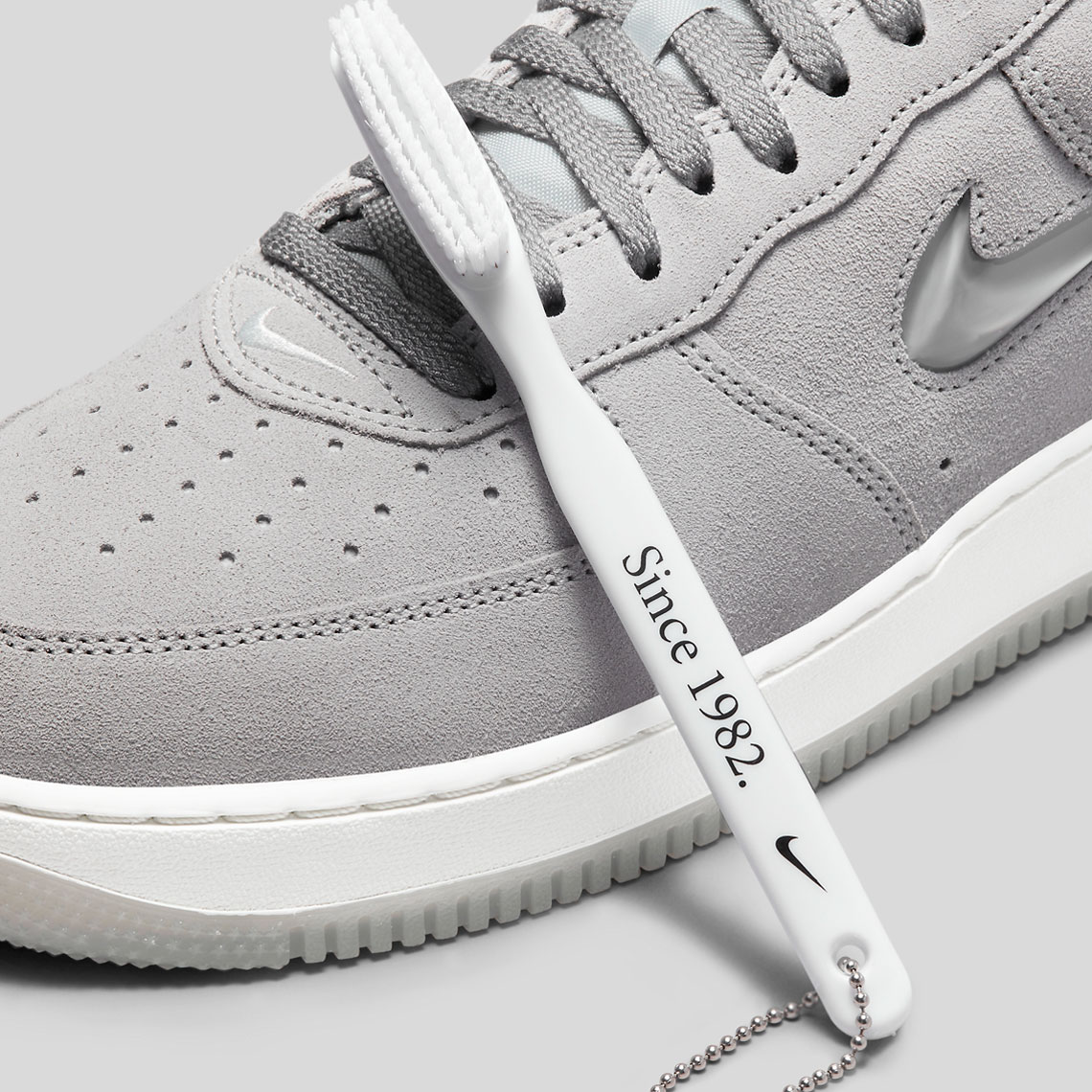 Một số hình ảnh của Nike Air Force 1 màu Light Smoke Grey - 7