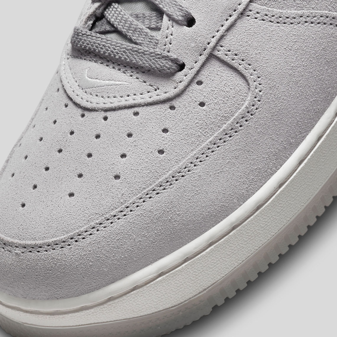 Một số hình ảnh của Nike Air Force 1 màu Light Smoke Grey - 9