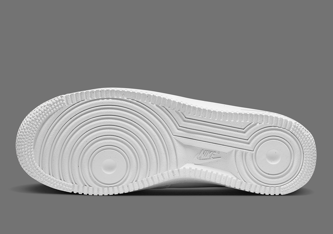 Một số hình ảnh của Nike Air Force 1 Spray Paint Swoosh - 6