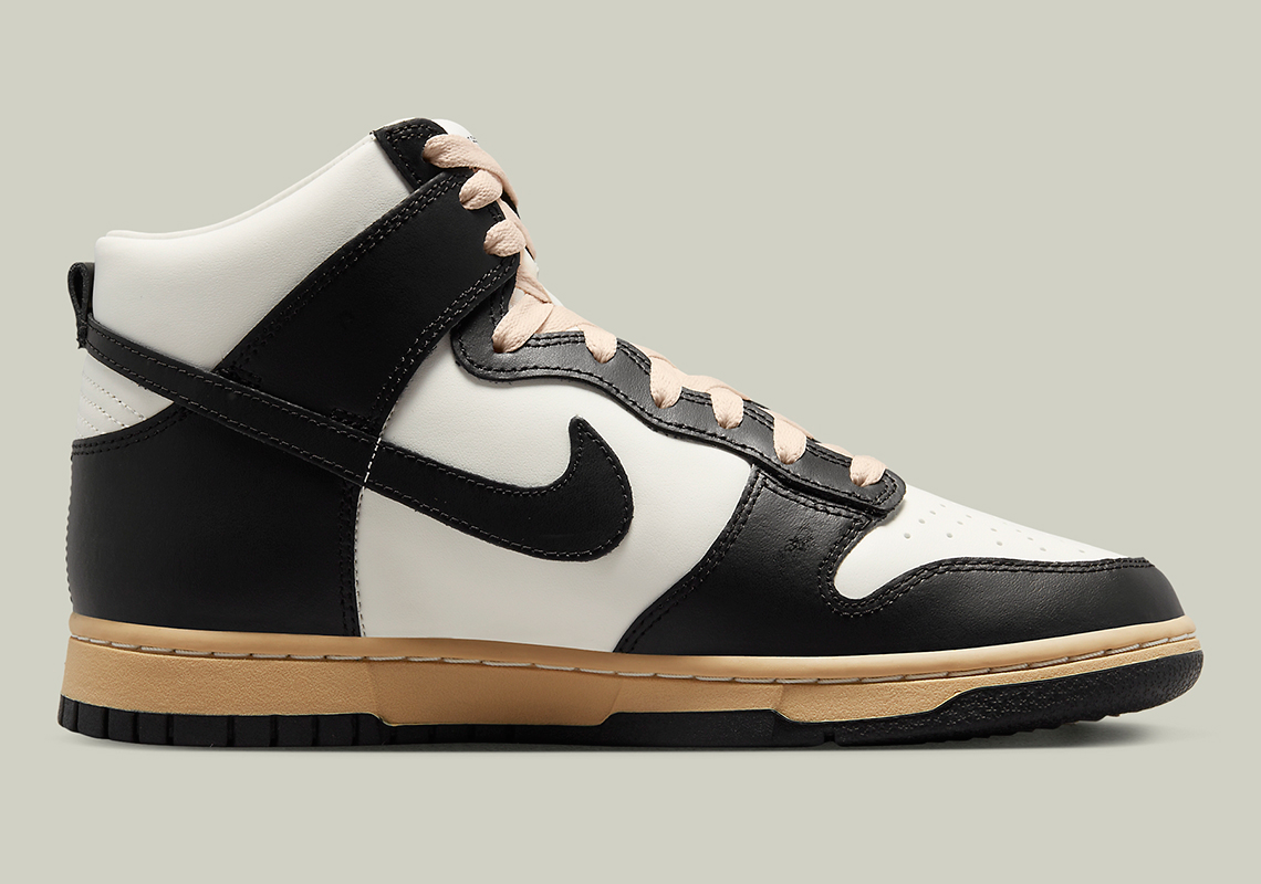 Một số hình ảnh của Nike Dunk High Vintage Black/White - 3
