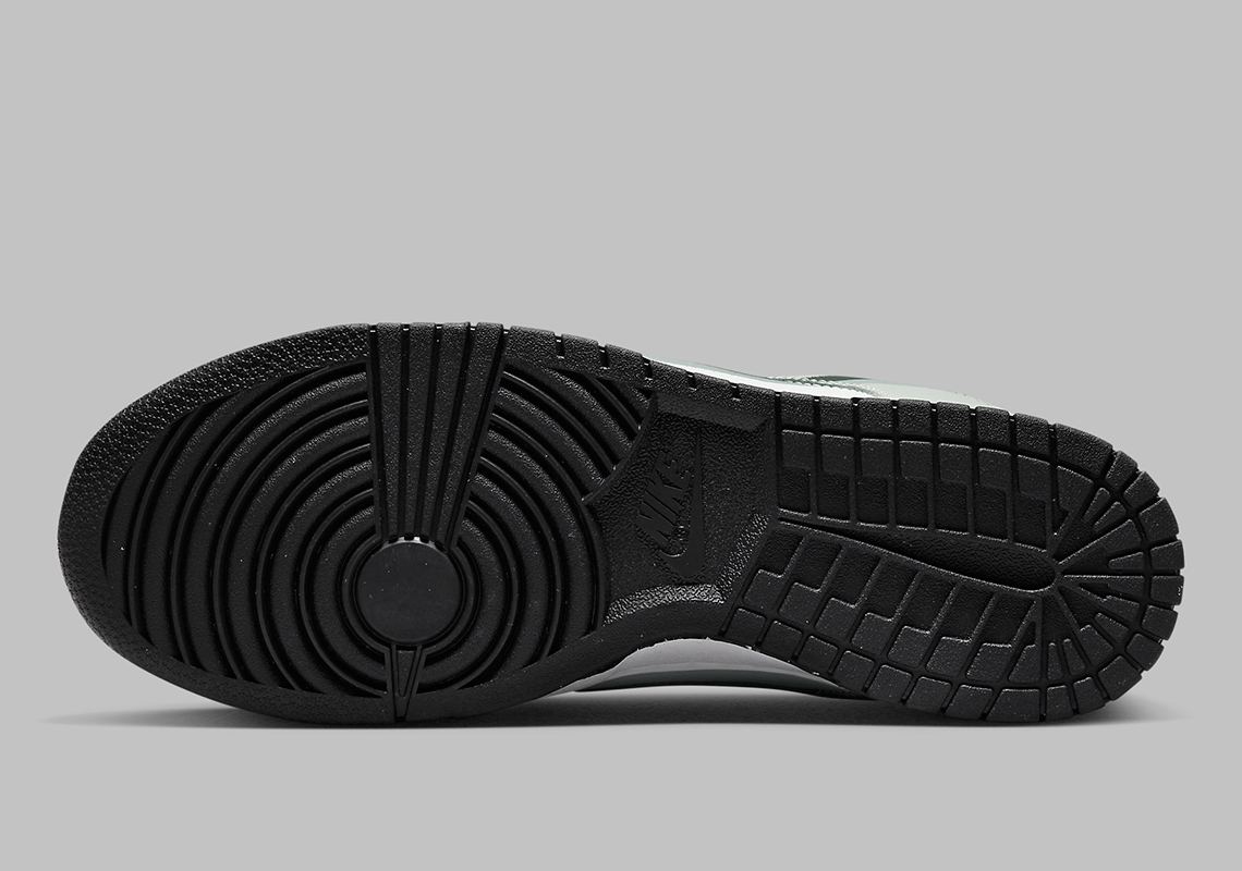 Một số hình ảnh của Nike Dunk Low Stencil Swoosh - 6