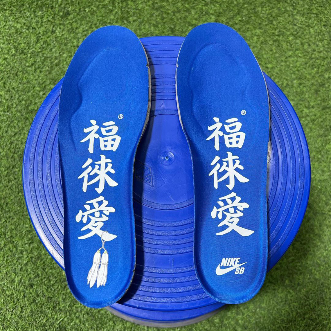 Một số hình ảnh đầu tiên của FLY Streetwear Nike SB Dunk Low - 6