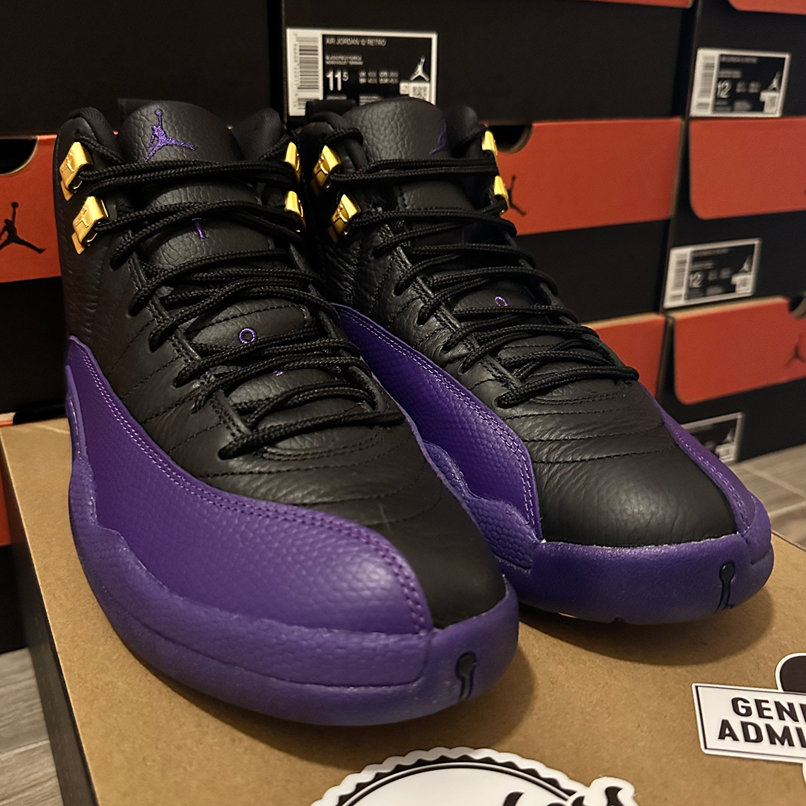 Một số hình ảnh đầu tiên của phiên bản Air Jordan 12 Field Purple - 3