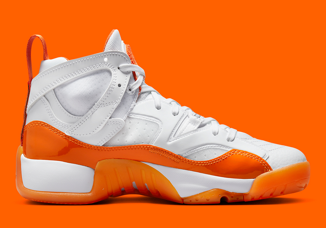Một số hình ảnh Jordan Two Trey nữ với màu cam - 3
