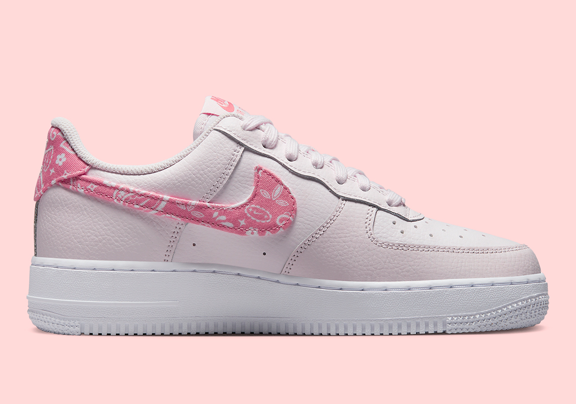 Một số hình ảnh mẫu giày sneaker Nike Air Force 1 Low Pink Paisley mới nhất - 3