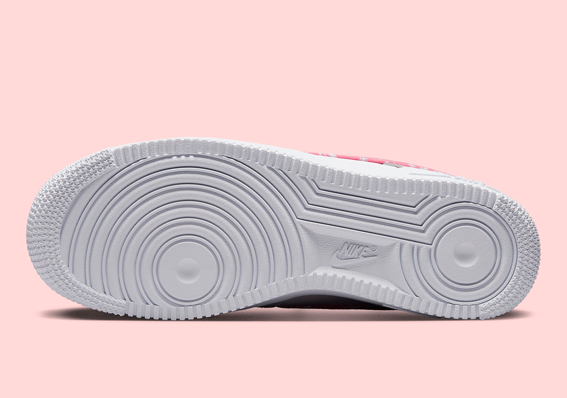Một số hình ảnh mẫu giày sneaker Nike Air Force 1 Low Pink Paisley mới nhất - 4