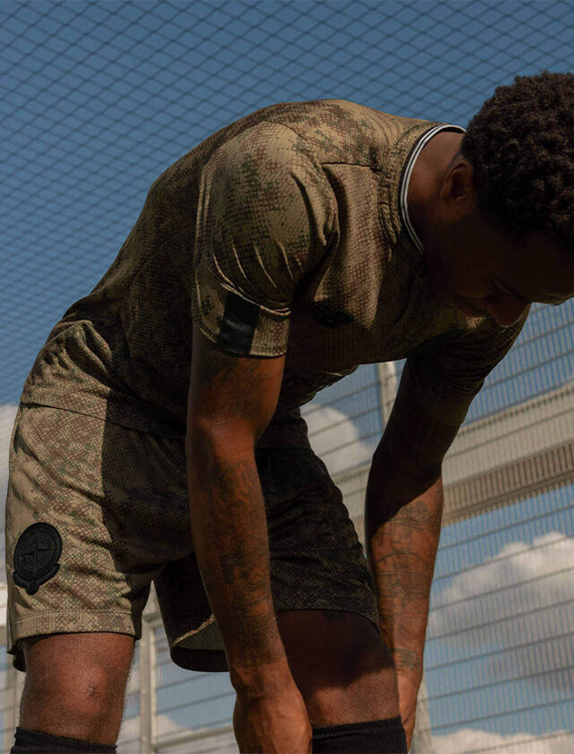 Một số hình ảnh mới nhất của mẫu giày Stone Island x New Balance 574 - 2