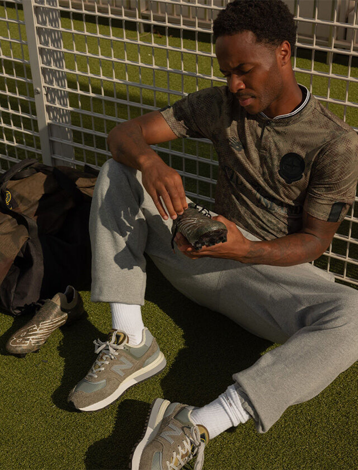 Một số hình ảnh mới nhất của mẫu giày Stone Island x New Balance 574 - 8