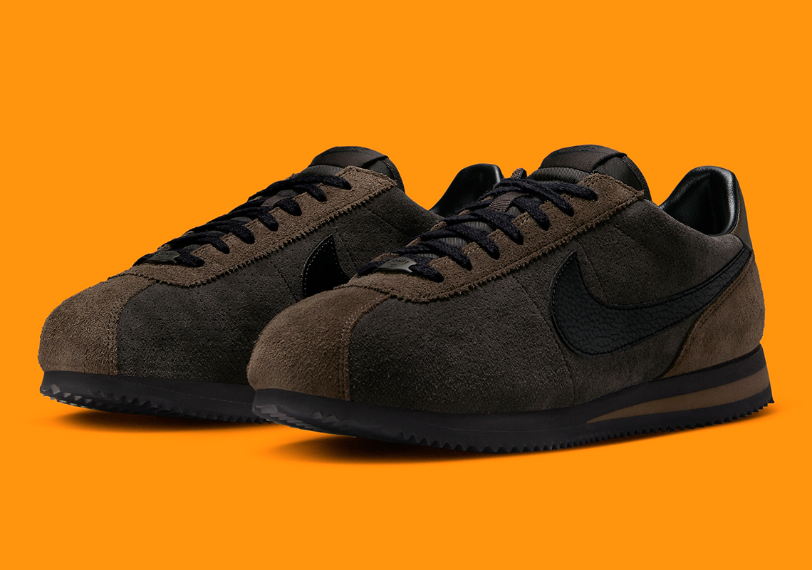 Một số hình ảnh mới  nhất của mẫu sneaker Nike Cortez Velvet Brown - 1