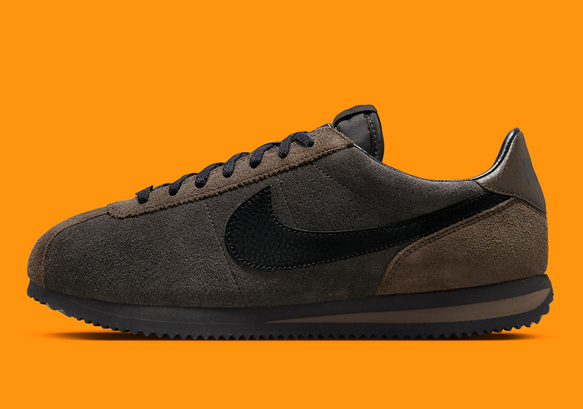Một số hình ảnh mới  nhất của mẫu sneaker Nike Cortez Velvet Brown - 2