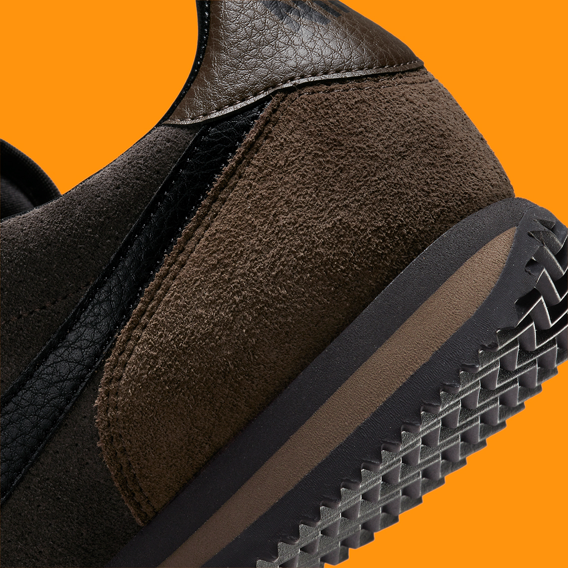 Một số hình ảnh mới  nhất của mẫu sneaker Nike Cortez Velvet Brown - 7