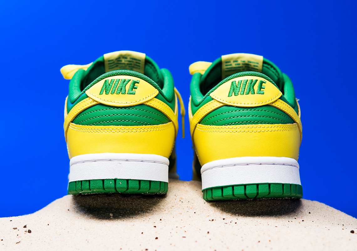 Một số hình ảnh mới nhất của Nike Dunk Low Reverse Brazil - 3