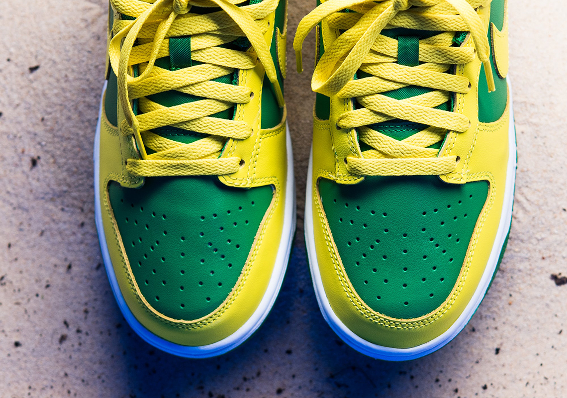 Một số hình ảnh mới nhất của Nike Dunk Low Reverse Brazil - 4