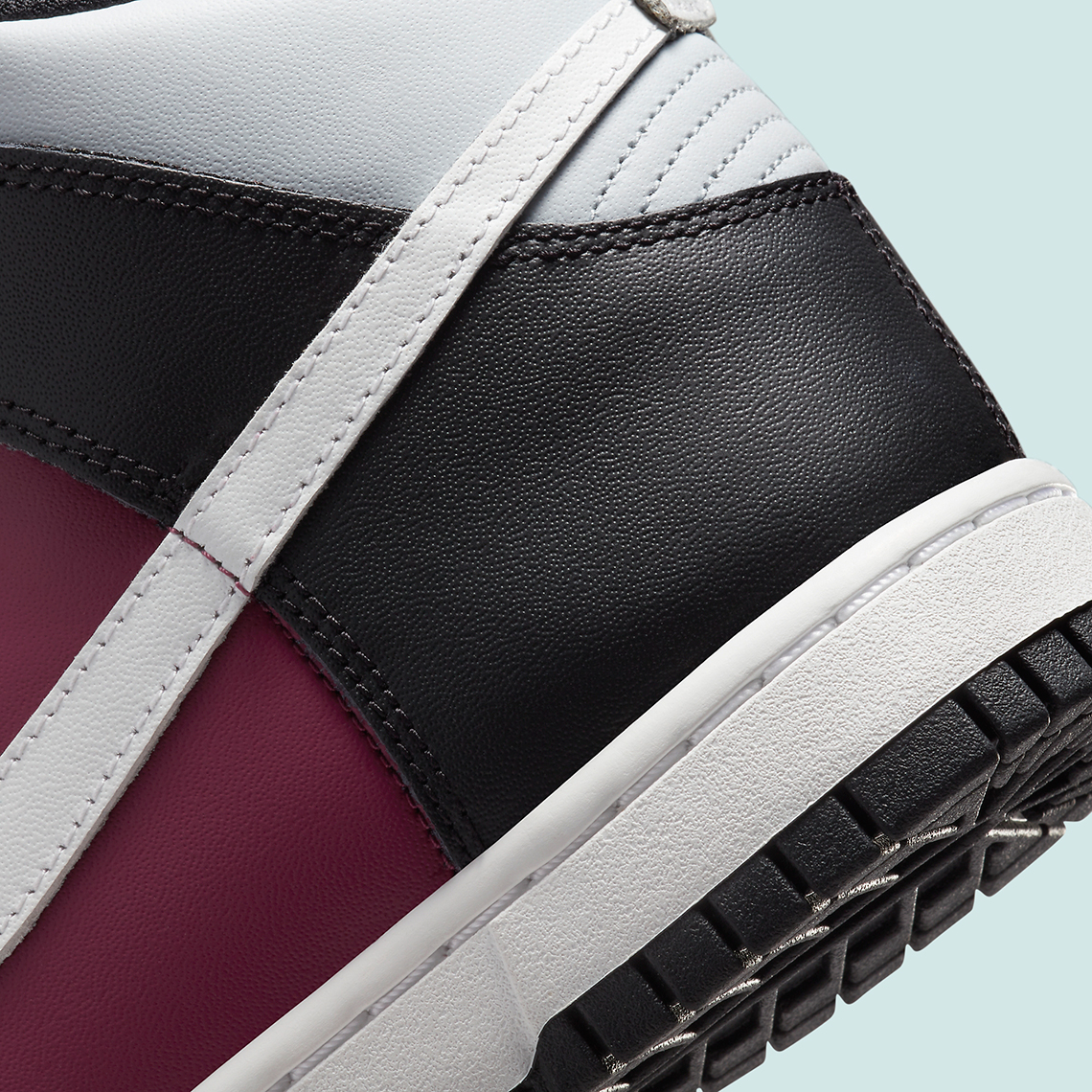 Một sự pha trộn của màu đen, trắng và maroon xuất hiện trên giày sneaker Nike Dunk High Black White Maroon - 7