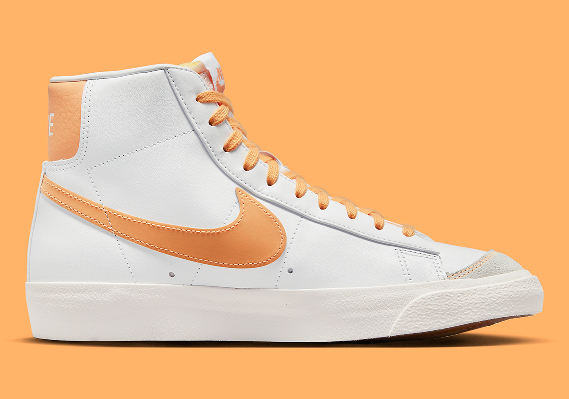 Một vài hình ảnh của đôi giày sneaker Nike Blazer Mid '77 màu White/Peach - 3
