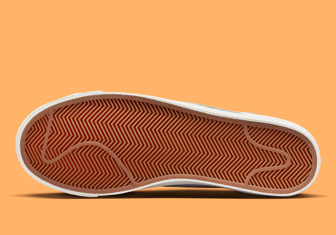 Một vài hình ảnh của đôi giày sneaker Nike Blazer Mid '77 màu White/Peach - 5