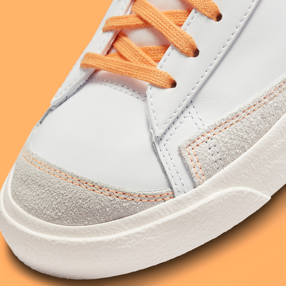 Một vài hình ảnh của đôi giày sneaker Nike Blazer Mid '77 màu White/Peach - 7