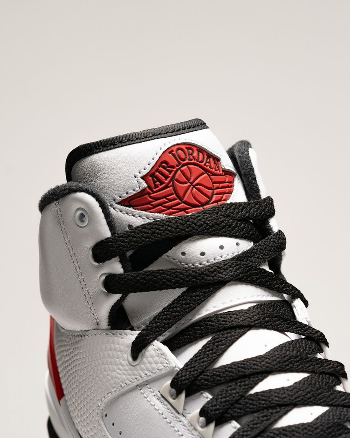 Một vài hình ảnh của mẫu Air Jordan 2 OG Chicago - 5