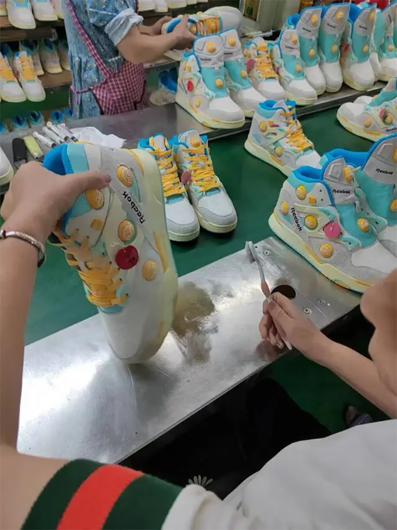 MSCHF và Reebok Hợp Tác: Phiên Bản Đặc Biệt của Pump Omni Zone 2 - 2