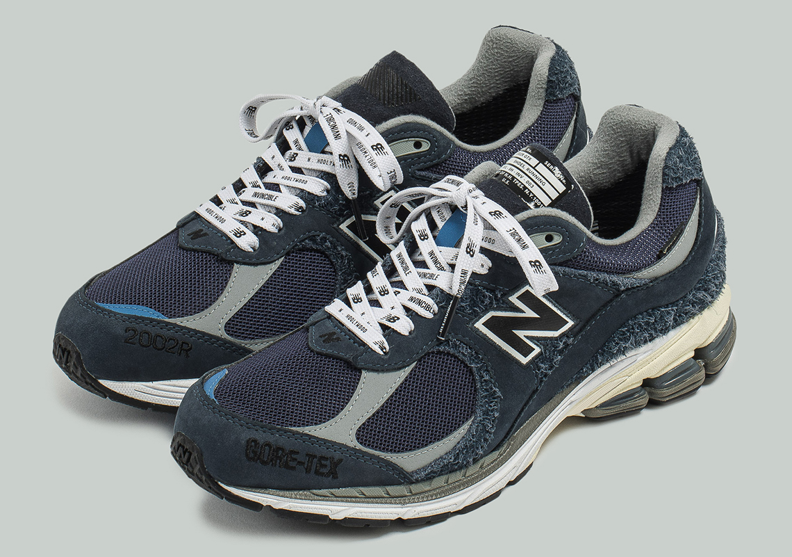 N.Hoolywood, Invincible và New Balance chính thức tiết lộ Blue Moon năm 2002R - 3