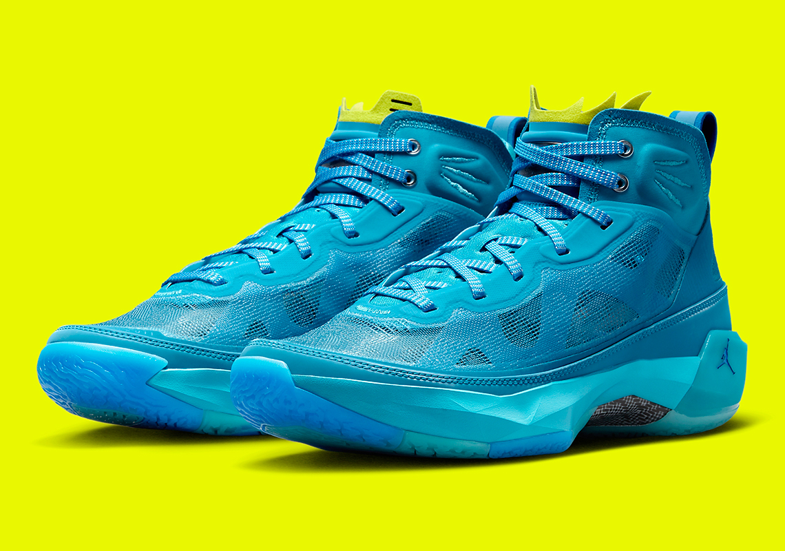 Naruto và Zion Williamson đã hợp tác để thiết kế Air Jordan 37 - 2