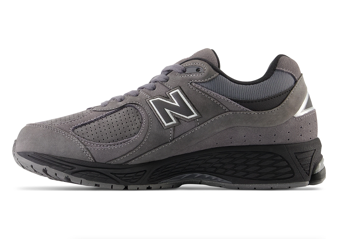 New Balance 2002R 'Castlerock': Lựa Chọn Thời Trang Màu Xám Trầm Cho Mùa Đông - 3