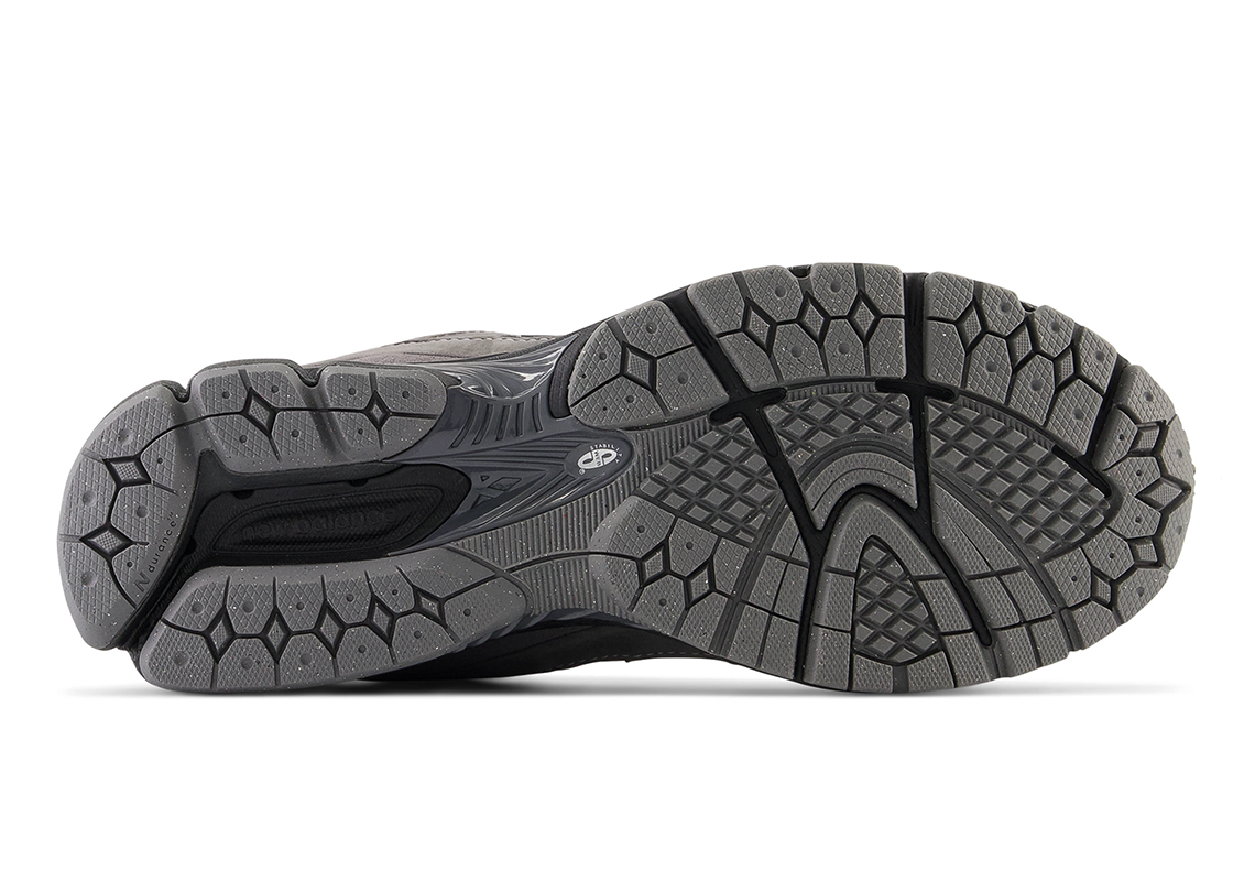 New Balance 2002R 'Castlerock': Lựa Chọn Thời Trang Màu Xám Trầm Cho Mùa Đông - 6