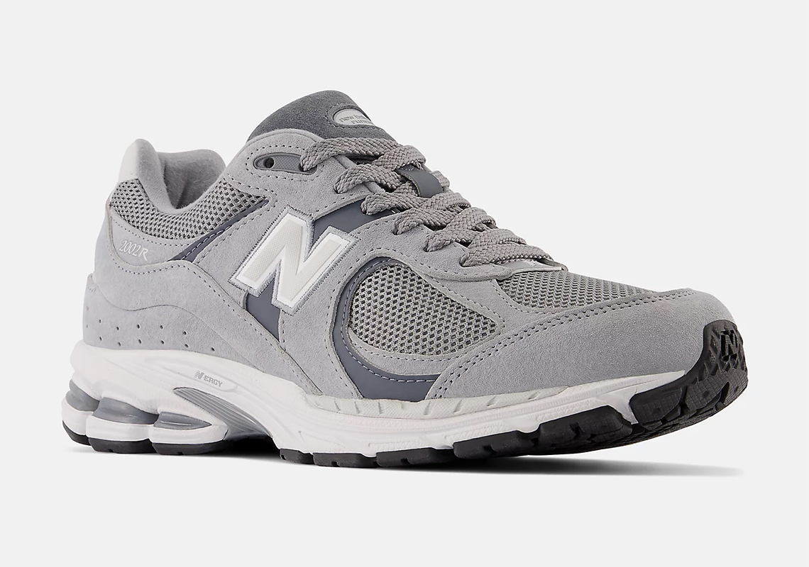 New Balance 2002R Steel đã sẵn sàng đến tay các tín đồ - 2