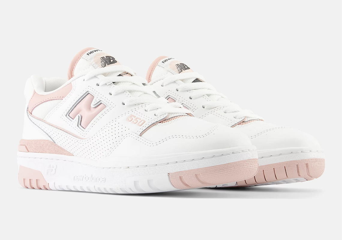 New Balance 550 Barbie: Phiên bản giày nữ tinh tế với gam màu hồng ngọt ngào | Sự kết hợp hoàn hảo từ bộ phim Greta Gerwig! - 2