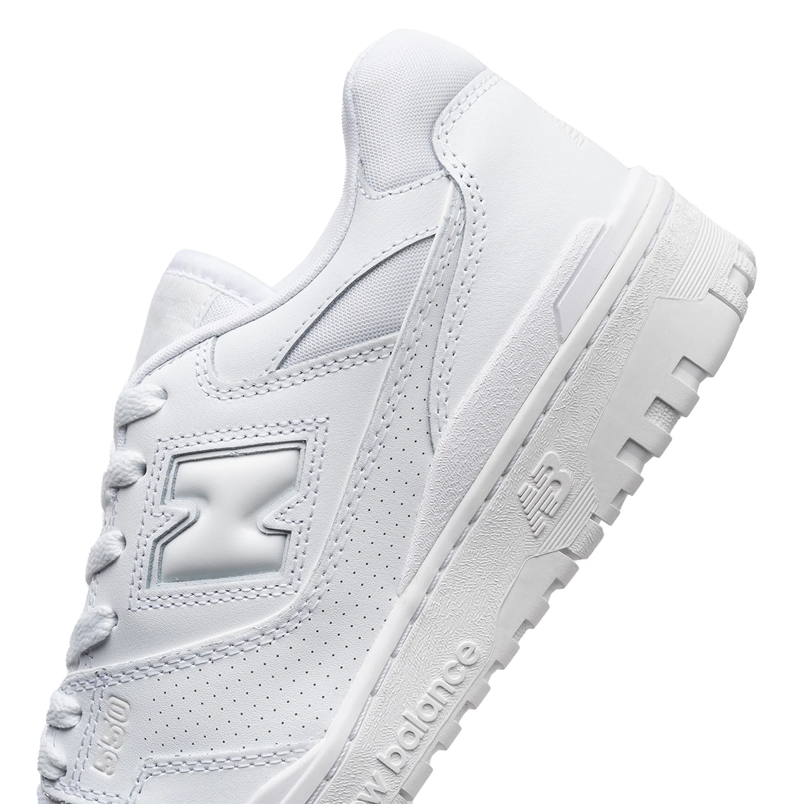 New Balance 550 được dọn dẹp lại với màu Triple White - 5