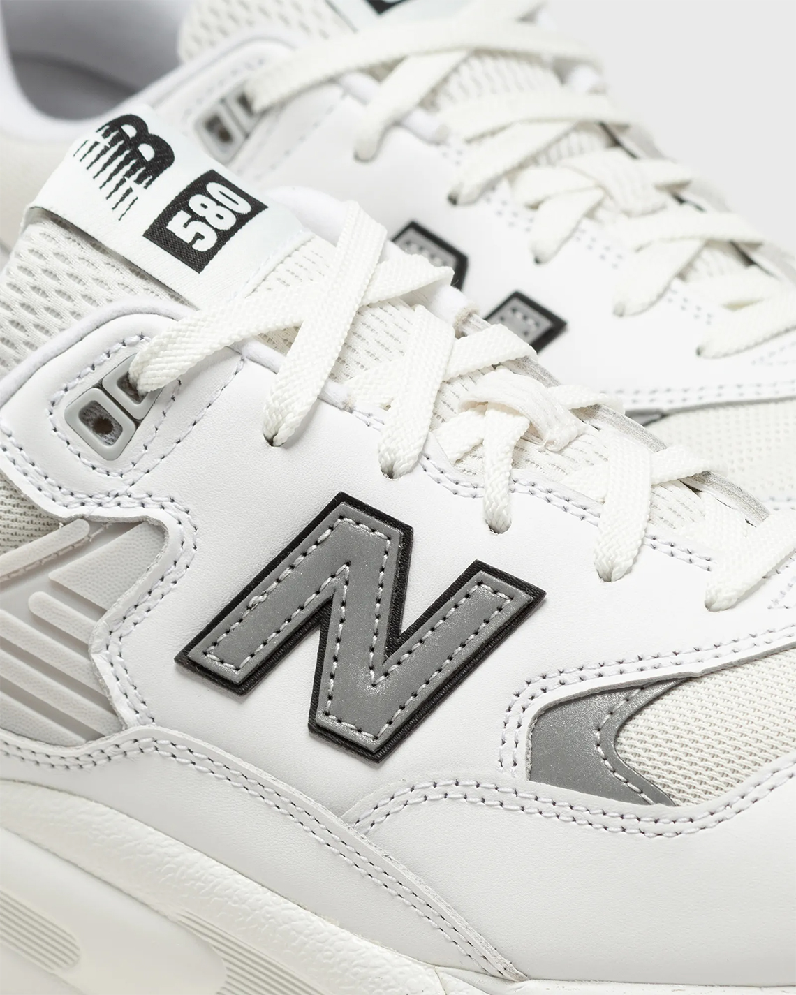 New Balance 580 White/Silver: Sự kết hợp màu trắng bạc hoàn hảo cho mùa hè - 6