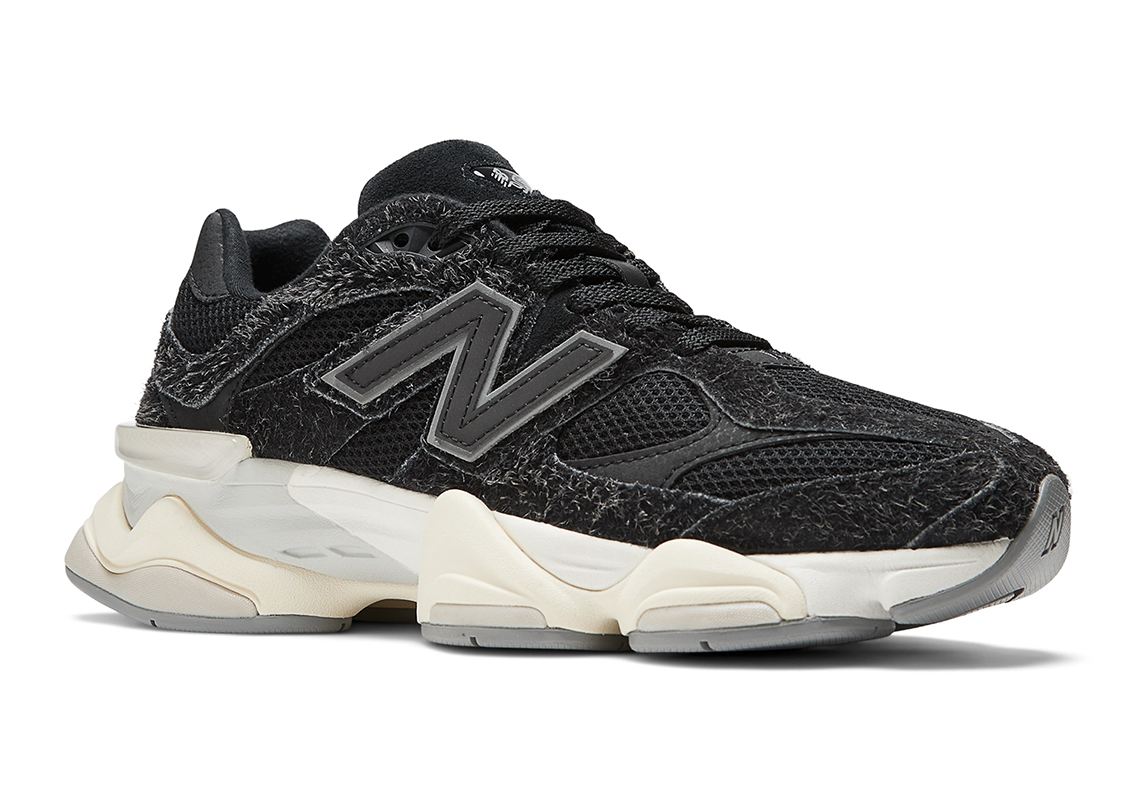 New Balance 9060 Hairy Black Suede: Phiên bản mới lấy cảm hứng từ thập niên 2000 với chất liệu da lông đen sang trọng - 1