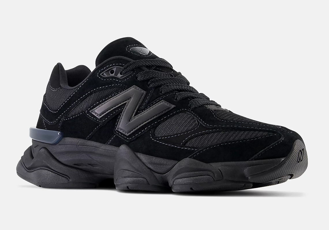 New Balance 9060 Triple Black: Phối màu đen tuyền luyện tạo phong cách tinh tế - 1