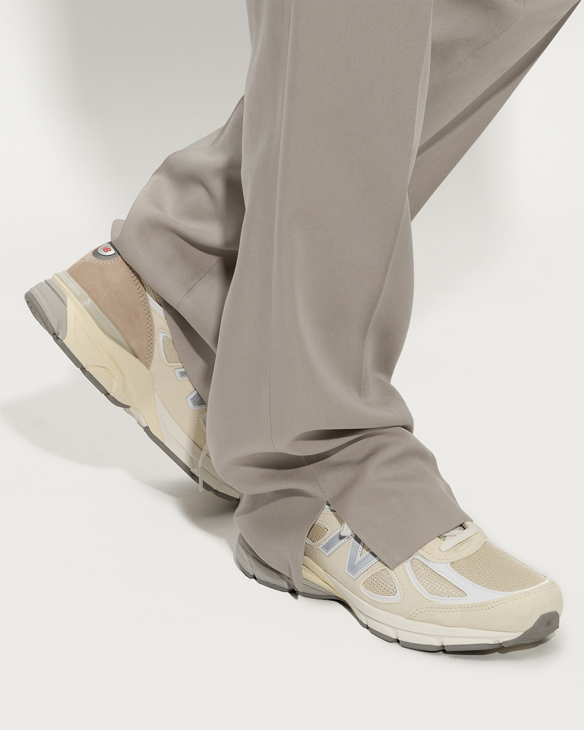 New Balance 990v4: Phiên bản mới nhất với sự kết hợp tinh tế từ Teddy Santis - 7