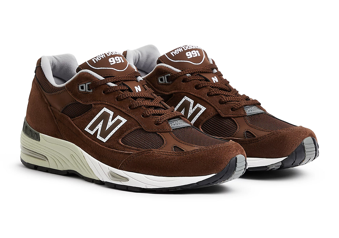 New Balance 991 Made In UK tạo ra một đường phối màu da lộn màu nâu mocha - 1