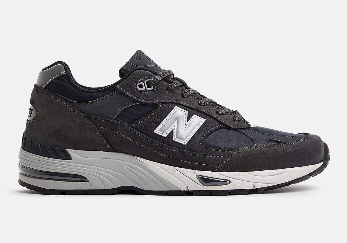 New Balance 991 'Magnet': Sự Quyến Rũ Của Màu Đen và Xanh Dương - 2