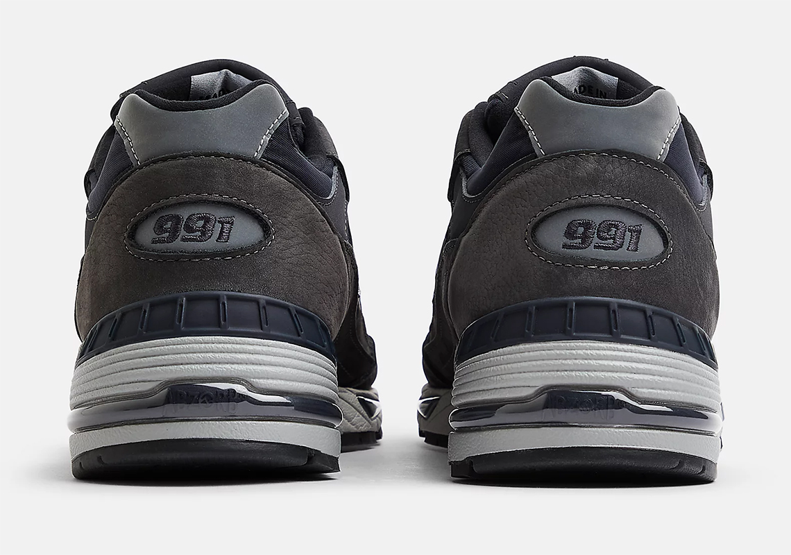 New Balance 991 'Magnet': Sự Quyến Rũ Của Màu Đen và Xanh Dương - 4
