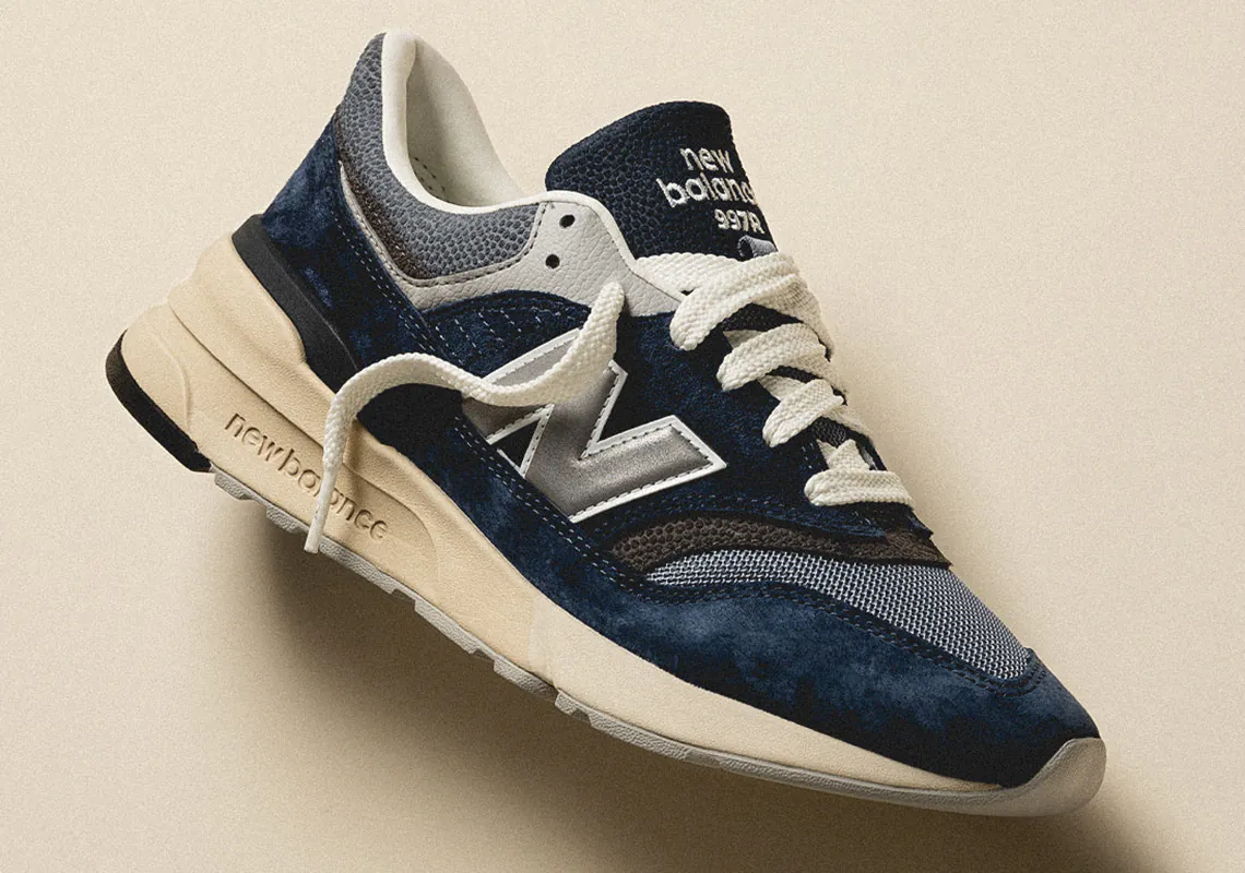 New Balance 997R: Sự Lột Xác Đầy Hứa Hẹn Cho Đôi Giày Kinh điển - 1