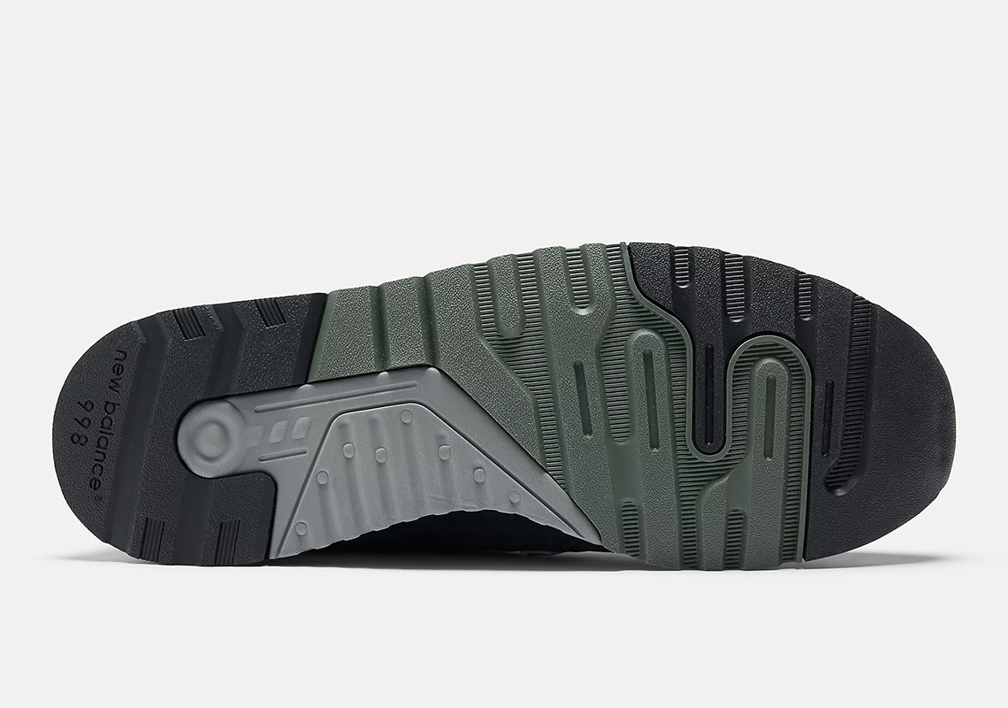 New Balance 998: Sự Quay Trở Đầy Phong Cách với Màu Xanh Navy - 5