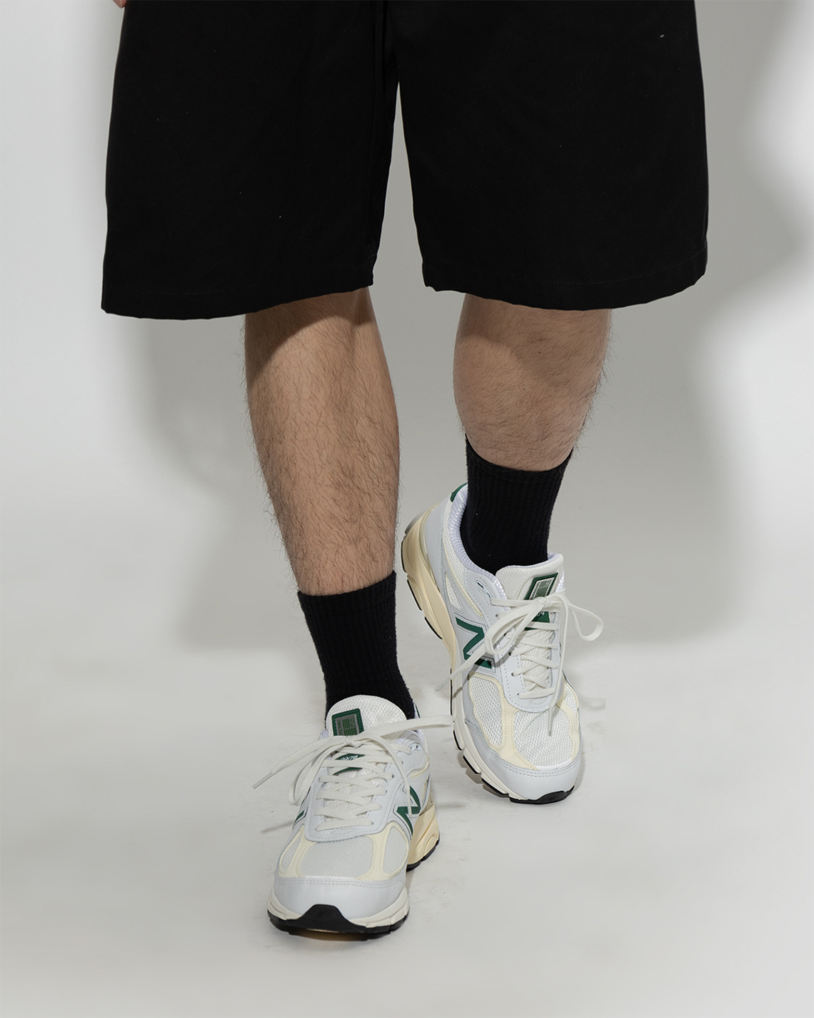 New Balance Made In USA: Bộ sưu tập NB 990v4 màu trắng và xanh lá cây - 5