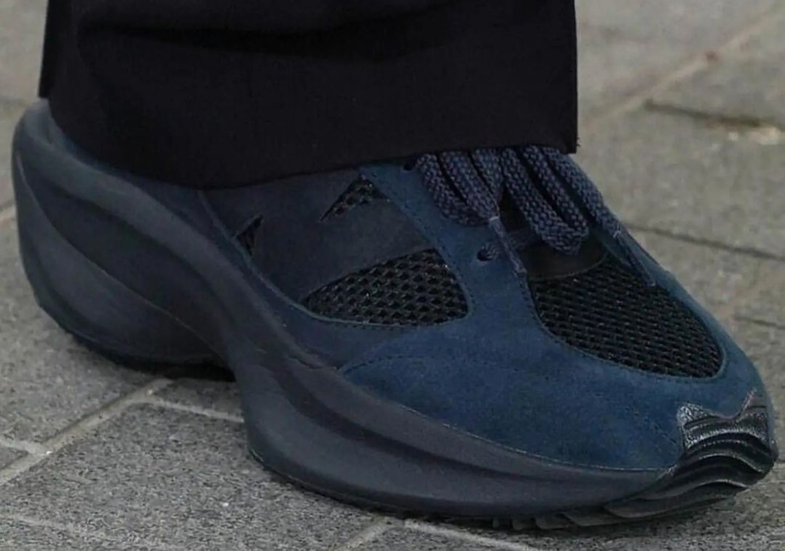 New Balance Warped Runner: AURALEE mang đến cái nhìn sớm trong tuần lễ thời trang Paris - 3